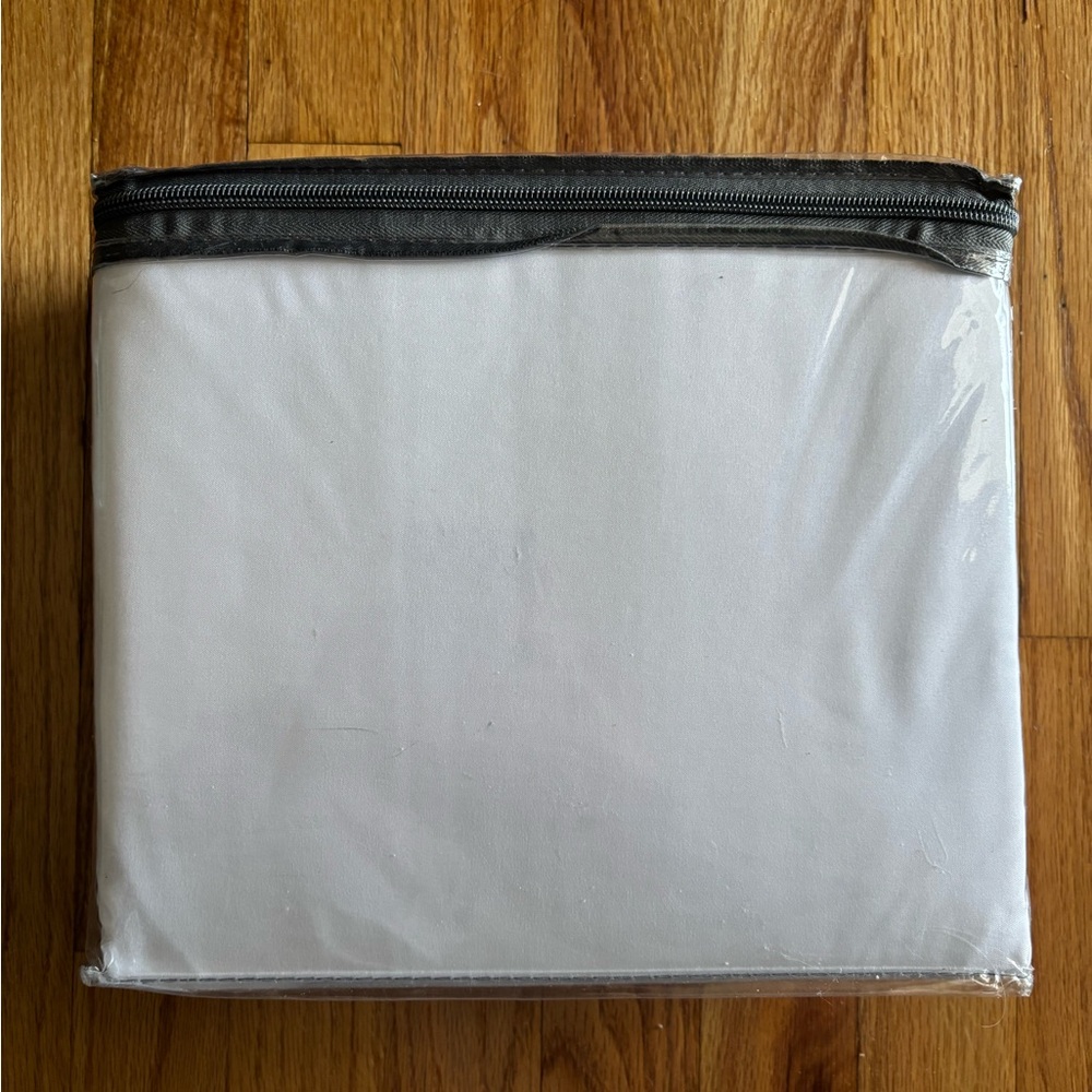 Ashley Jackson Collection 6 Piece White Queen Sheet Set NEW - Picture 3 of 5